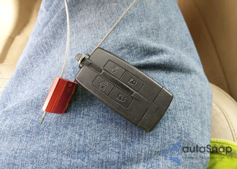 2010 Lincoln Mks z USA, uszkodzony, nr VIN 1LNHL9DRXAG601315